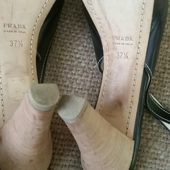 Authentic Prada open toe black leather heels - Picture 4 of 8